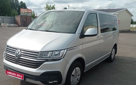 Volkswagen Caravelle T6 рестайлинг, 2020 год, 5 700 000 рублей, 3 фотография