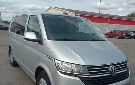Volkswagen Caravelle T6 рестайлинг, 2020 год, 5 700 000 рублей, 2 фотография