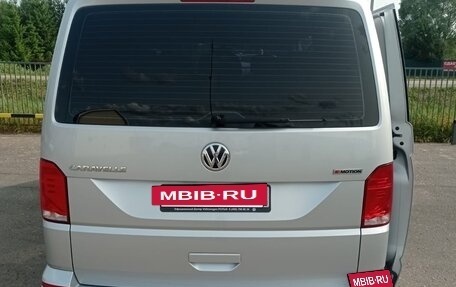 Volkswagen Caravelle T6 рестайлинг, 2020 год, 5 700 000 рублей, 6 фотография