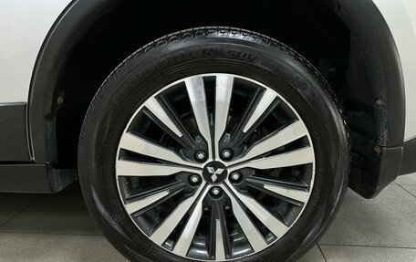 Mitsubishi Outlander III рестайлинг 3, 2019 год, 1 840 000 рублей, 9 фотография