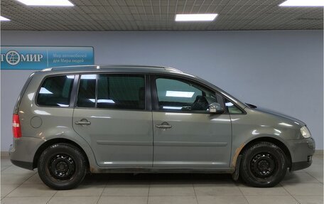 Volkswagen Touran III, 2004 год, 520 000 рублей, 4 фотография