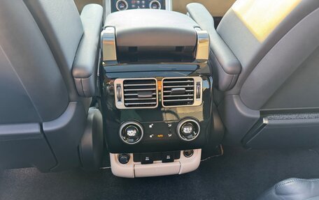Land Rover Range Rover IV рестайлинг, 2018 год, 10 000 000 рублей, 12 фотография