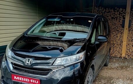 Honda Freed II, 2017 год, 1 450 000 рублей, 1 фотография