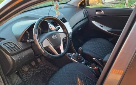 Hyundai Solaris II рестайлинг, 2013 год, 870 000 рублей, 1 фотография