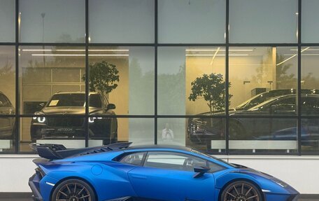 Lamborghini Huracán, 2023 год, 56 650 000 рублей, 3 фотография