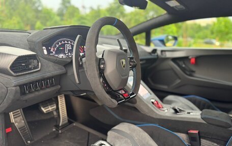 Lamborghini Huracán, 2023 год, 56 650 000 рублей, 5 фотография