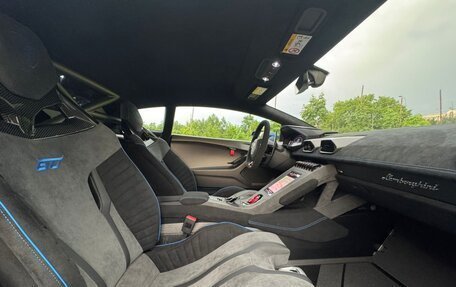 Lamborghini Huracán, 2023 год, 56 650 000 рублей, 9 фотография