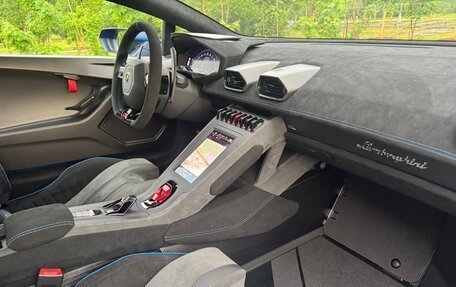 Lamborghini Huracán, 2023 год, 56 650 000 рублей, 8 фотография