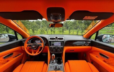 Bentley Bentayga I, 2024 год, 48 000 000 рублей, 10 фотография