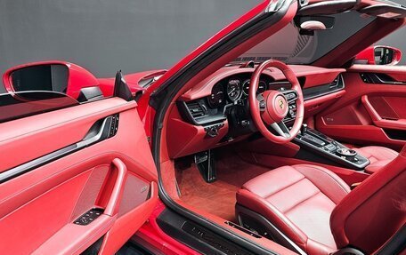 Porsche 911, 2022 год, 13 916 000 рублей, 8 фотография