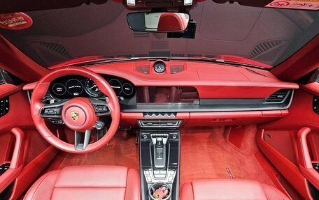 Porsche 911, 2022 год, 13 916 000 рублей, 9 фотография