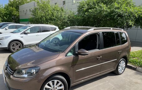 Volkswagen Touran III, 2013 год, 1 200 000 рублей, 2 фотография