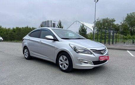 Hyundai Solaris II рестайлинг, 2015 год, 1 080 000 рублей, 2 фотография