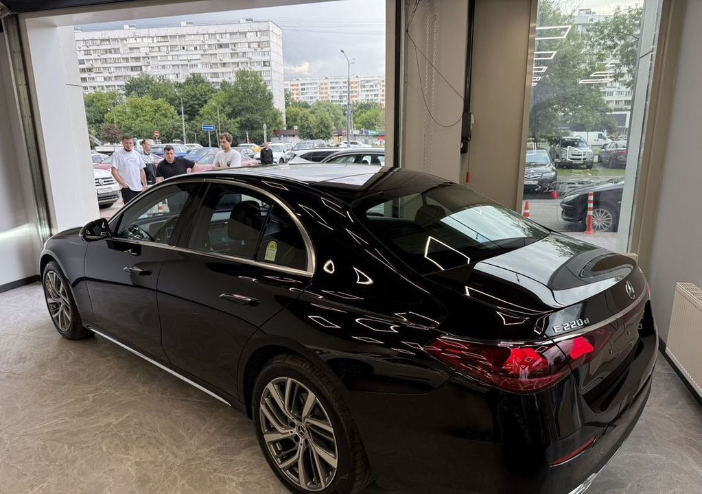 Mercedes-Benz E-Класс, 2024 год, 8 300 000 рублей, 3 фотография