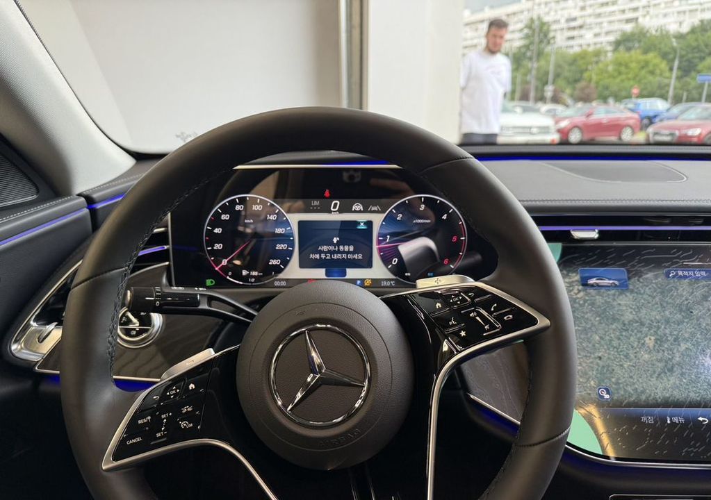 Mercedes-Benz E-Класс, 2024 год, 8 300 000 рублей, 18 фотография
