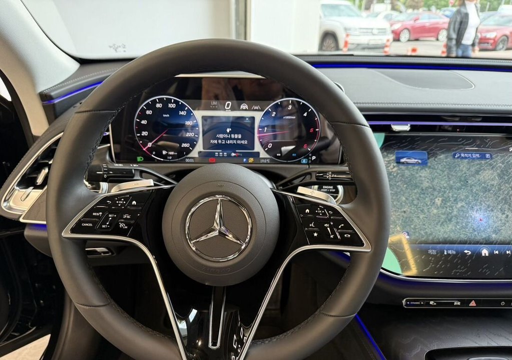 Mercedes-Benz E-Класс, 2024 год, 8 300 000 рублей, 19 фотография