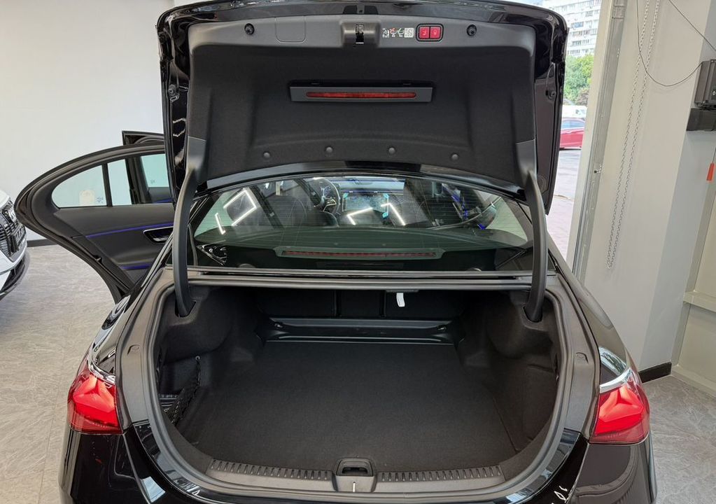 Mercedes-Benz E-Класс, 2024 год, 8 300 000 рублей, 21 фотография