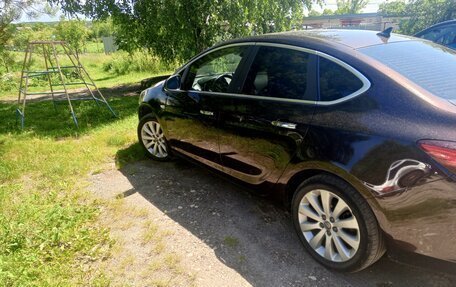 Opel Astra J, 2013 год, 880 000 рублей, 3 фотография