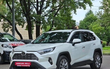 Toyota RAV4, 2020 год, 4 190 000 рублей, 2 фотография