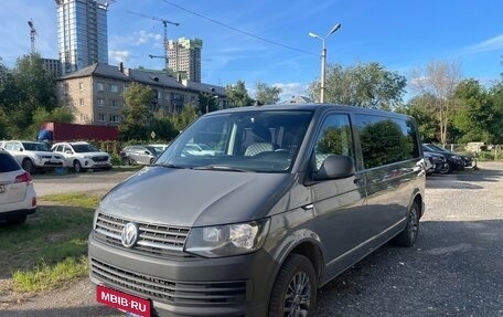 Volkswagen Caravelle T6 рестайлинг, 2019 год, 3 100 000 рублей, 1 фотография