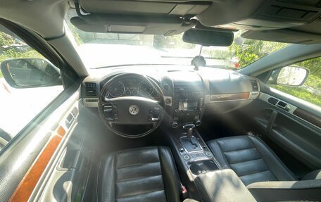 Volkswagen Touareg III, 2004 год, 900 000 рублей, 11 фотография