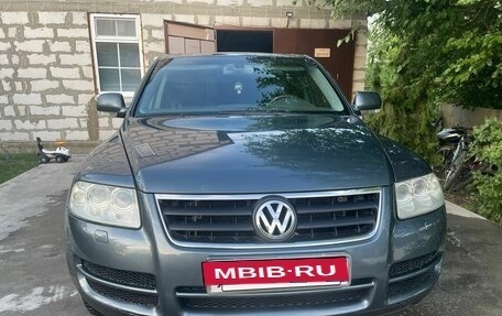 Volkswagen Touareg III, 2004 год, 900 000 рублей, 4 фотография