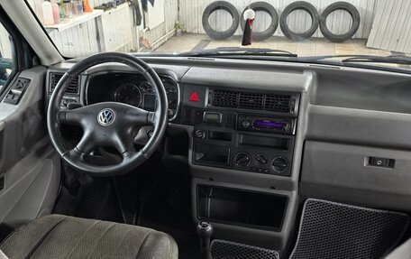Volkswagen Caravelle T4, 2001 год, 1 300 000 рублей, 8 фотография