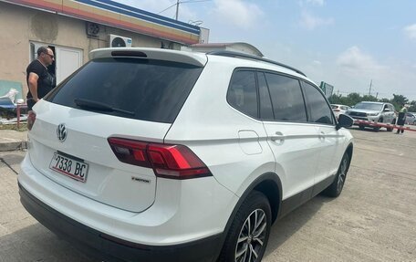 Volkswagen Tiguan II, 2021 год, 1 899 000 рублей, 3 фотография