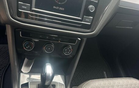 Volkswagen Tiguan II, 2021 год, 1 899 000 рублей, 13 фотография