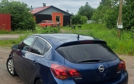 Opel Astra J, 2011 год, 800 000 рублей, 3 фотография