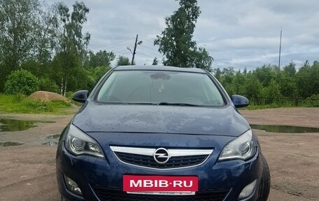Opel Astra J, 2011 год, 800 000 рублей, 6 фотография