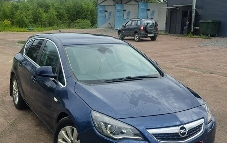 Opel Astra J, 2011 год, 800 000 рублей, 8 фотография