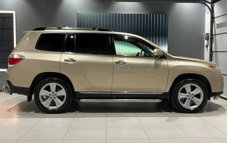 Toyota Highlander III, 2012 год, 2 300 000 рублей, 6 фотография