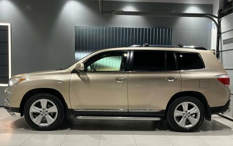 Toyota Highlander III, 2012 год, 2 300 000 рублей, 2 фотография