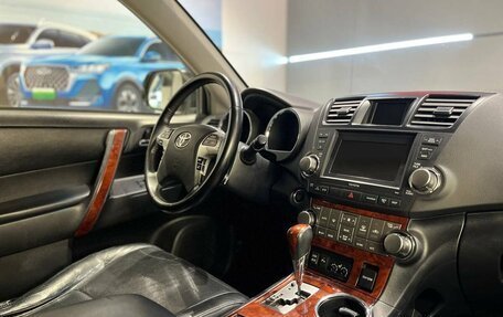 Toyota Highlander III, 2012 год, 2 300 000 рублей, 16 фотография
