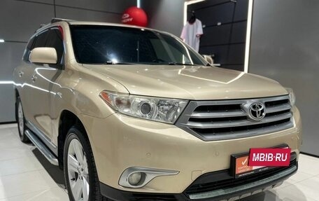 Toyota Highlander III, 2012 год, 2 300 000 рублей, 7 фотография