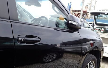 Toyota Land Cruiser Prado 150 рестайлинг 2, 2018 год, 4 780 000 рублей, 2 фотография
