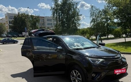 Toyota RAV4, 2017 год, 1 860 000 рублей, 4 фотография