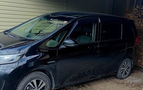 Honda Freed II, 2017 год, 1 450 000 рублей, 2 фотография