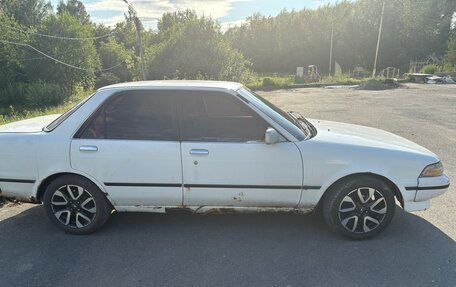 Toyota Carina, 1989 год, 130 000 рублей, 2 фотография
