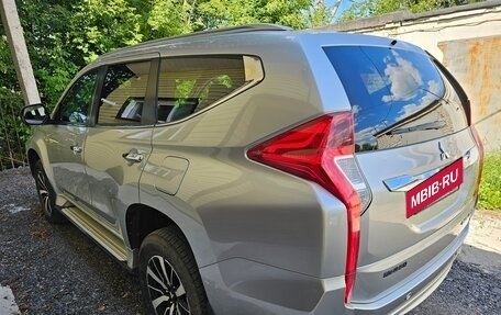 Mitsubishi Pajero Sport III рестайлинг, 2017 год, 2 990 000 рублей, 4 фотография