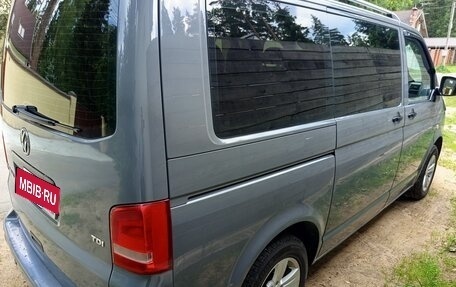 Volkswagen Caravelle T5, 2011 год, 1 550 000 рублей, 1 фотография