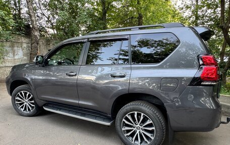 Toyota Land Cruiser Prado 150 рестайлинг 2, 2019 год, 6 000 000 рублей, 12 фотография