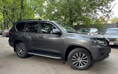 Toyota Land Cruiser Prado 150 рестайлинг 2, 2019 год, 6 000 000 рублей, 7 фотография
