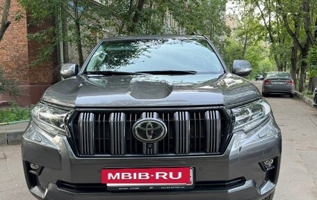 Toyota Land Cruiser Prado 150 рестайлинг 2, 2019 год, 6 000 000 рублей, 3 фотография