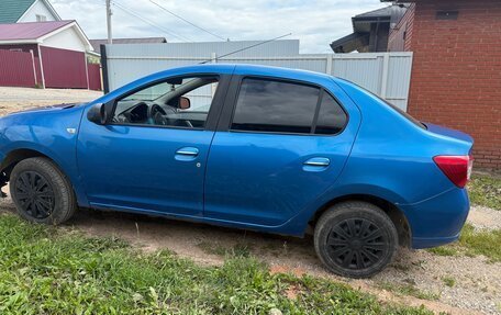 Renault Logan II, 2017 год, 700 000 рублей, 3 фотография