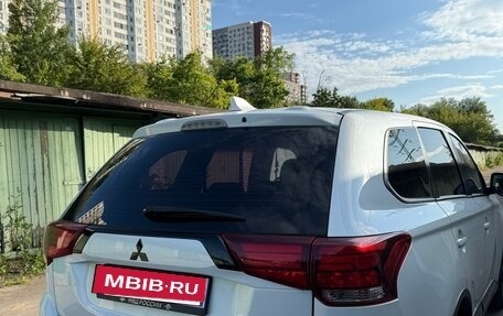 Mitsubishi Outlander III рестайлинг 3, 2018 год, 2 050 000 рублей, 8 фотография