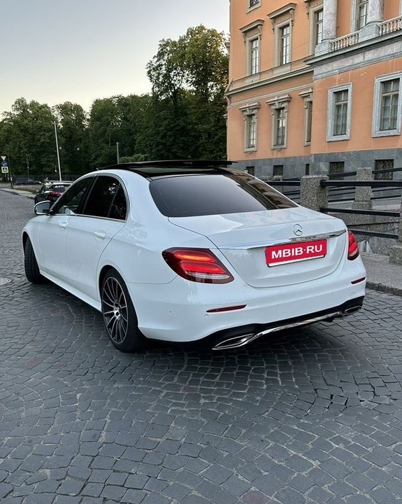 Mercedes-Benz E-Класс, 2016 год, 3 080 000 рублей, 4 фотография