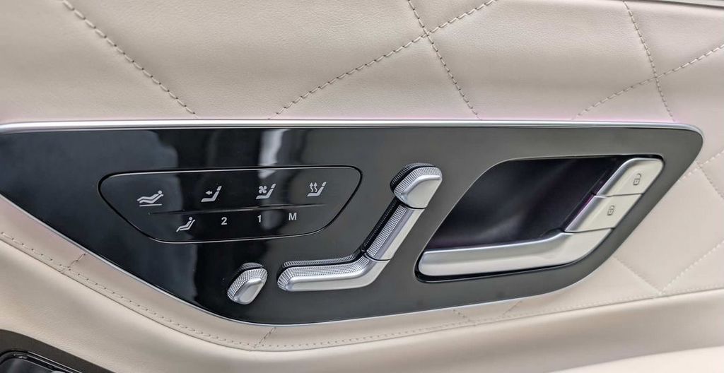 Mercedes-Benz S-Класс, 2024 год, 149 000 000 рублей, 11 фотография
