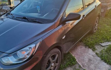 Hyundai Solaris II рестайлинг, 2013 год, 870 000 рублей, 3 фотография